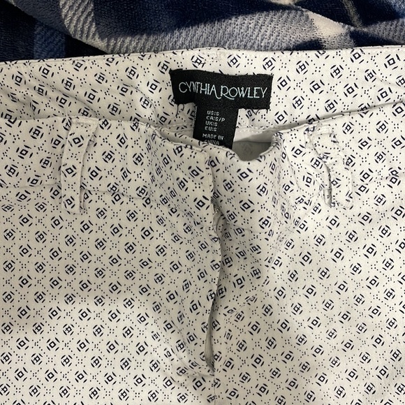 Women’s Dress Pants - Picture 3 of 4